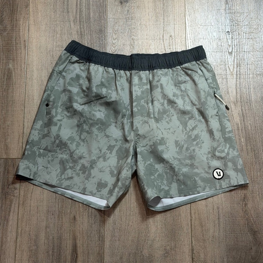 VUORI Cape Shorts 6" Mens L Volley Performance Athletic Camo Grey V369